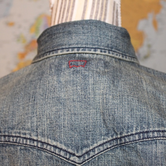 🎉NWOT! Levi's Western Style Top w/ Puffer Sleeves - Picture 4 of 6